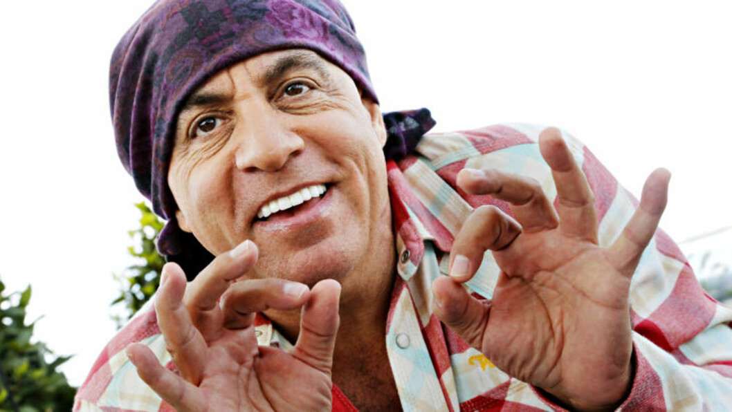 <strong>EKSENTRISKE NORDMENN:</strong> Norge er rarere enn jeg trodde. Jo mer jeg får vite om Norge, jo mindre forstår jeg. Åpner du ei dør, er det tre dører til, sier en opplagt Steven Van Zandt. Foto: Jacques Hvistendahl / Dagbladet <strong>EKSENTRISKE NORDMENN:</strong> Norge er rarere enn jeg trodde. Jo mer jeg får vite om Norge, jo mindre forstår jeg. Åpner du ei dør, er det tre dører til, sier en opplagt Steven Van Zandt. Foto: Jacques Hvistendahl / Dagbladet