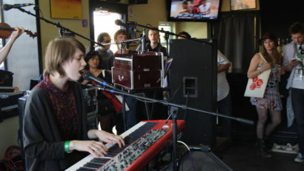 BERØRER: Therese Aune på South by Southwest-festivalen i Austin, Texas. Hun er en av fire artister som gis ut av det amerikanske plateselskapet Red Eye Transit i USA i år. Foto: Øyvind Rønning / Dagbladet BERØRER: Therese Aune på South by Southwest-festivalen i Austin, Texas. Hun er en av fire artister som gis ut av det amerikanske plateselskapet Red Eye Transit i USA i år. Foto: Øyvind Rønning / Dagbladet