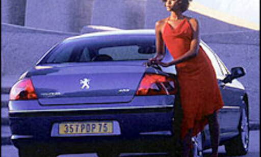 image: Peugoet 407 nærmer seg image: Peugoet 407 nærmer seg