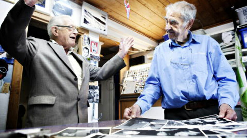 LIER 2009: Johan Brun (87) og Hjallis (87) møtes hjemme hos Brun i forbindelse med at Dagbladets arkivbilder vises på Folkemuseet. De ser på bildene fra skøyteløpet da blitzen til Brun etter juryens vurdering blendet Hjallis og han måtte gå 10 000 om igjen. Foto: Nina Hansen / Dagbladet. LIER 2009: Johan Brun (87) og Hjallis (87) møtes hjemme hos Brun i forbindelse med at Dagbladets arkivbilder vises på Folkemuseet. De ser på bildene fra skøyteløpet da blitzen til Brun etter juryens vurdering blendet Hjallis og han måtte gå 10 000 om igjen. Foto: Nina Hansen / Dagbladet.
