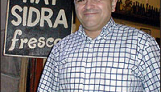 Juan Carlos Ninou, tredjegenerasjons eier av El Xampanyet i Barcelona.<br />
<br />
<I>Foto: Inga Holst</i> Foto: Inga Holst Juan Carlos Ninou, tredjegenerasjons eier av El Xampanyet i Barcelona.<br />
<br />
<I>Foto: Inga Holst</i> Foto: Inga Holst