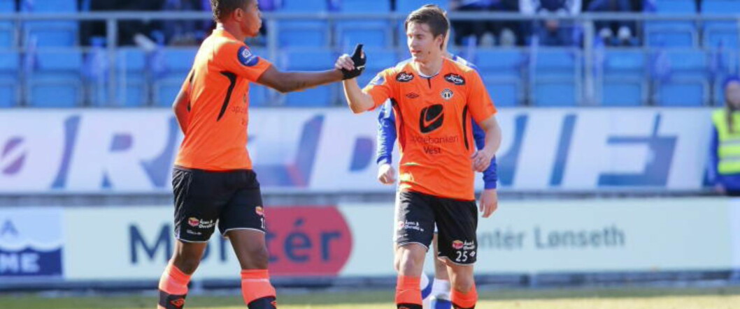 <strong>1-0:</strong> Sogndals Ricardo Dos Santos (t.v.) gratuleres med 0-1 av Ruben Holsæter i kampen mellom Molde og Sogndal på Aker Stadion lørdag. Foto: Svein Ove Ekornesvåg / NTB scanpix <strong>1-0:</strong> Sogndals Ricardo Dos Santos (t.v.) gratuleres med 0-1 av Ruben Holsæter i kampen mellom Molde og Sogndal på Aker Stadion lørdag. Foto: Svein Ove Ekornesvåg / NTB scanpix