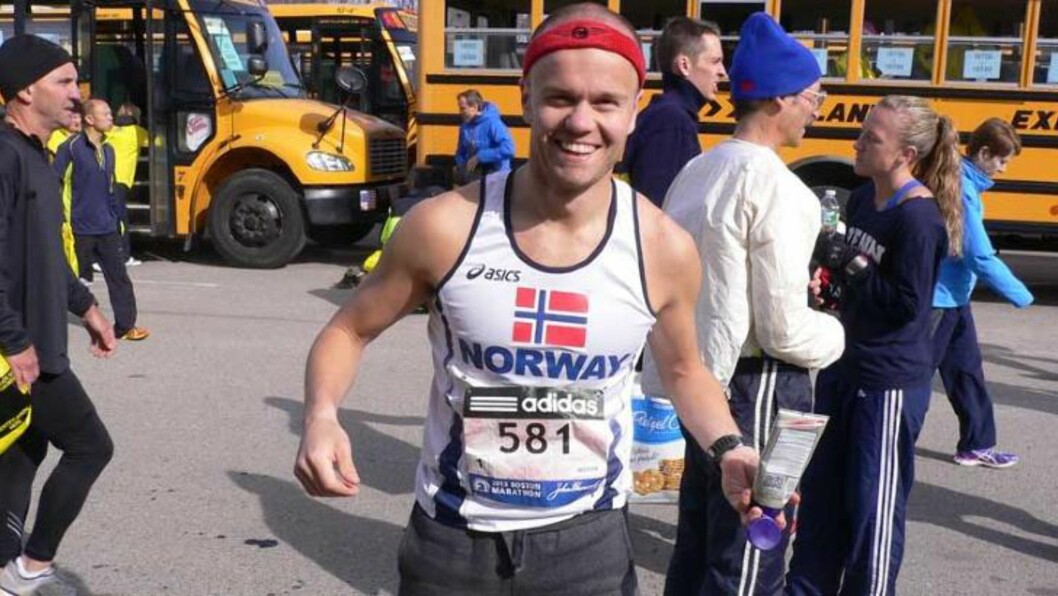 <strong>FIKK BEKYMRA TEKSTMELDINGER:</strong> Christopher Aalholm sier det der rant inn bekymrede tekstemeldinger fra venner og kjente etter bombene. Bærum-mannen unnslapp bombene. Her etter målgang i går. Foto: Privat <strong>FIKK BEKYMRA TEKSTMELDINGER:</strong> Christopher Aalholm sier det der rant inn bekymrede tekstemeldinger fra venner og kjente etter bombene. Bærum-mannen unnslapp bombene. Her etter målgang i går. Foto: Privat