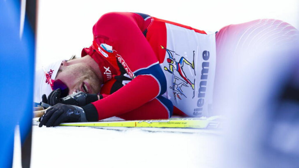 KNUST: Petter Northug jr. kom på 28. plass under herrenes 15 km klassisk fellesstart. Dermed mistet han sammenlagtledelsen i touren.
Foto: Vegard Grøtt / NTB scanpix KNUST: Petter Northug jr. kom på 28. plass under herrenes 15 km klassisk fellesstart. Dermed mistet han sammenlagtledelsen i touren.
Foto: Vegard Grøtt / NTB scanpix
