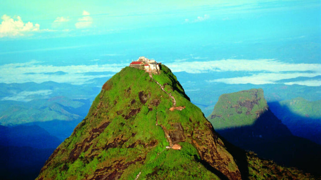 SRI LANKA: Lonely Planet har kåret Sri Lanka til det beste landet å reise til i 2013. Her er Adams Peak. Foto: SRI LANKA TRAVEL SRI LANKA: Lonely Planet har kåret Sri Lanka til det beste landet å reise til i 2013. Her er Adams Peak. Foto: SRI LANKA TRAVEL