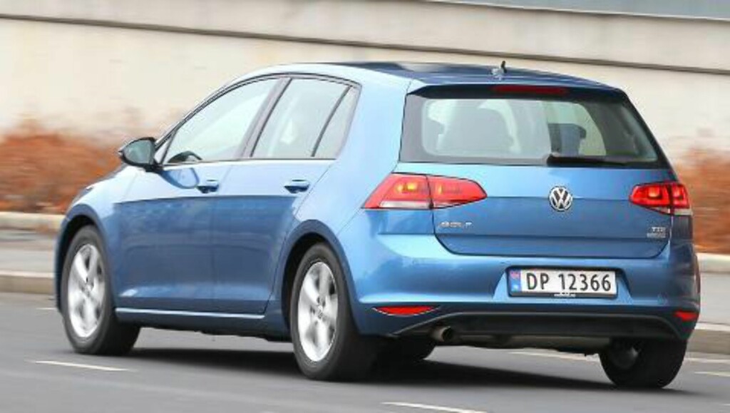 BRED: Designet på hekken gir nye VW Golf et bredbent uttrykk også på standardversjonene. FOTO: Petter Handeland BRED: Designet på hekken gir nye VW Golf et bredbent uttrykk også på standardversjonene. FOTO: Petter Handeland
