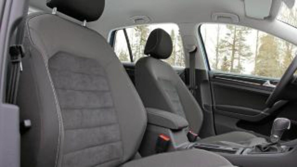 BEST PÅ SETER: Sittestilling og støydemping er førsteklasses i VW Golf. FOTO: Petter Handeland BEST PÅ SETER: Sittestilling og støydemping er førsteklasses i VW Golf. FOTO: Petter Handeland