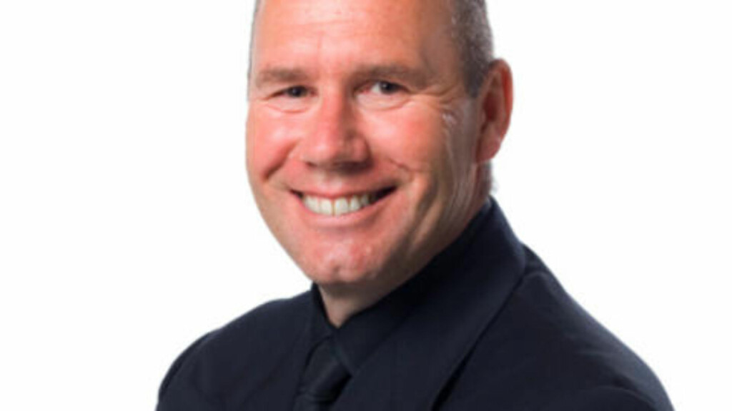BELØNNENDE MOBILBRUK: Tor W. Andreassen, professor i markedsføring ved Handelshøgskolen BI, mener mobilbrukere kan utvikle avhengighet over tid ved mye repetisjon av av bruk, slik at hjernen lærer at kontakt er belønnende. Foto: BI BELØNNENDE MOBILBRUK: Tor W. Andreassen, professor i markedsføring ved Handelshøgskolen BI, mener mobilbrukere kan utvikle avhengighet over tid ved mye repetisjon av av bruk, slik at hjernen lærer at kontakt er belønnende. Foto: BI