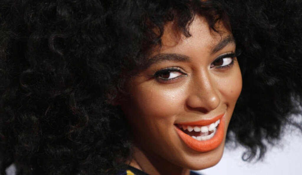 LILLESØSTERS STORE ØYEBLIKK: Beyoncés lillesøster Solange er ikke familiens svar på LaToya Jackson lenger. «Losing You» er rett og slett Knowles-klanens beste låt dette tiåret — en uimotståelig og boblende bittersøt R&B-låt med en liten tvist, kyndig snekret sammen av indiefeinsmeckerne Dev Hynes og Kevin Barnes fra Of Montreal. Foto: Carlo Allegri / Reuters / NTB Scanpix LILLESØSTERS STORE ØYEBLIKK: Beyoncés lillesøster Solange er ikke familiens svar på LaToya Jackson lenger. «Losing You» er rett og slett Knowles-klanens beste låt dette tiåret — en uimotståelig og boblende bittersøt R&B-låt med en liten tvist, kyndig snekret sammen av indiefeinsmeckerne Dev Hynes og Kevin Barnes fra Of Montreal. Foto: Carlo Allegri / Reuters / NTB Scanpix