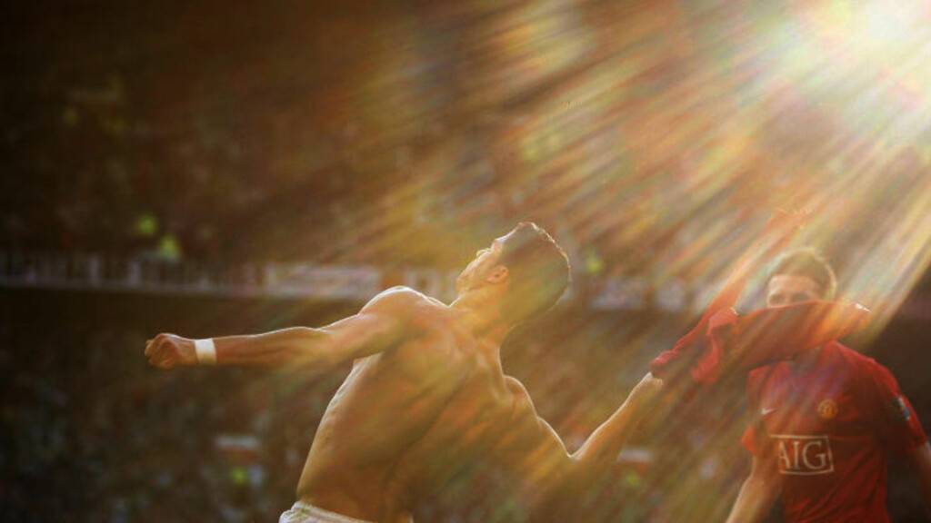 VENDER TILBAKE: Cristiano Ronaldo forlot Manchester United som en av klubbens beste spillere gjennom tidene. Nå vender han tilbake til Old Trafford. Her feirer han en scoring mot Tottenham i april 2009. Foto: (AP Photo/Jon Super) VENDER TILBAKE: Cristiano Ronaldo forlot Manchester United som en av klubbens beste spillere gjennom tidene. Nå vender han tilbake til Old Trafford. Her feirer han en scoring mot Tottenham i april 2009. Foto: (AP Photo/Jon Super)