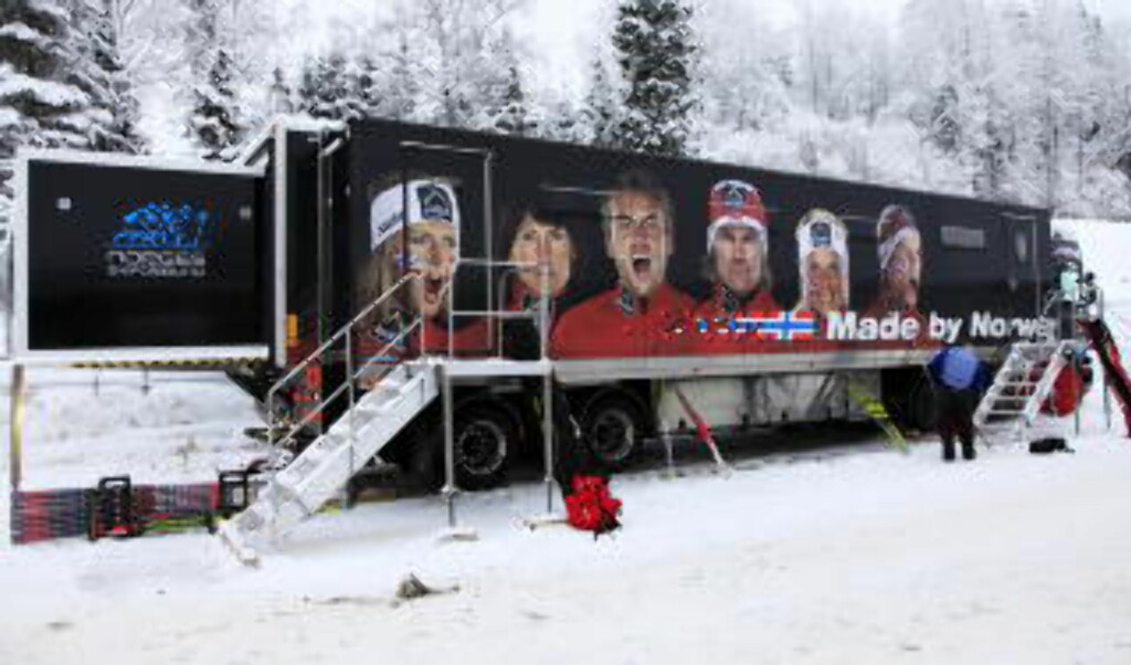 FORBUNDSTRAILER: I Skiforbundets smøretrailer skal Perry Olsson og hans 12 kollegaer sørge for at northug og de andre løperne har de beste skiene. Foto: Erik Johansen / NTB Scanpix FORBUNDSTRAILER: I Skiforbundets smøretrailer skal Perry Olsson og hans 12 kollegaer sørge for at northug og de andre løperne har de beste skiene. Foto: Erik Johansen / NTB Scanpix