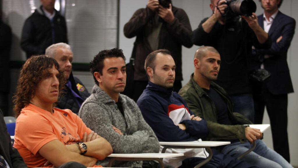 PRESSEKONFERANSE I GÅR: Her sitter Carles Puyol (fra venstre), Xavi Hernandez, Andres Iniesta og Victor Valdes under klubbens kunngjøring om sjefens sykdom i går. Foto: REUTERS / Gustau Nacarino / NTB SCANPIX PRESSEKONFERANSE I GÅR: Her sitter Carles Puyol (fra venstre), Xavi Hernandez, Andres Iniesta og Victor Valdes under klubbens kunngjøring om sjefens sykdom i går. Foto: REUTERS / Gustau Nacarino / NTB SCANPIX