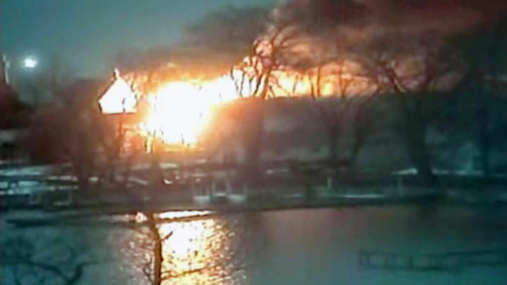 ÅPNET ILD: Fire brannmenn ble drept da de ble beskutt under slukningsarbeid i nærheten av New York i dag. Foto: AP Photo / WHAM13-TV via AP video / NTB Scanpix ÅPNET ILD: Fire brannmenn ble drept da de ble beskutt under slukningsarbeid i nærheten av New York i dag. Foto: AP Photo / WHAM13-TV via AP video / NTB Scanpix