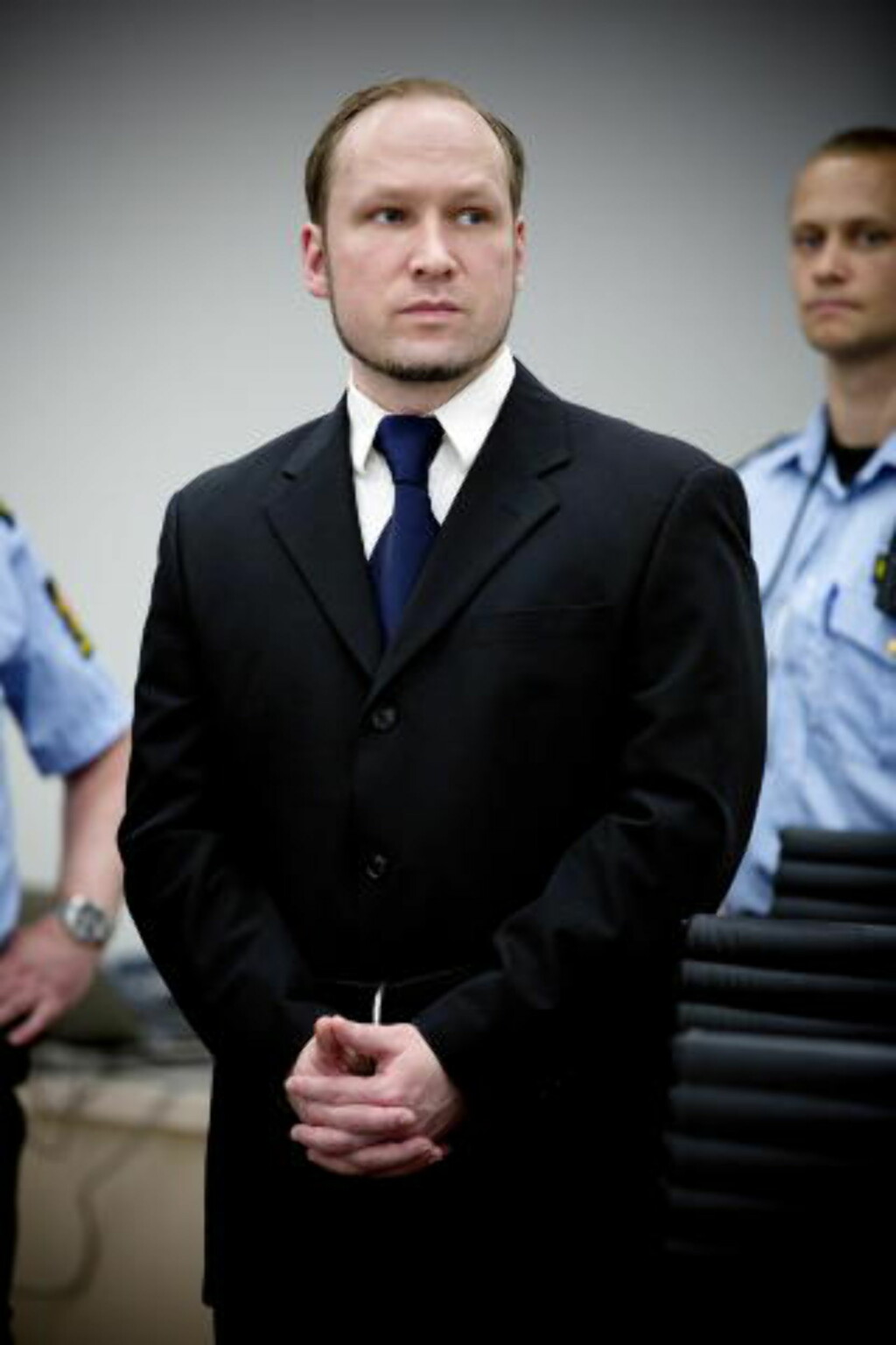 DØMMES PÅ FREDAG: Dommen mot Anders Behring Breivik forkynnes i Oslo tingrett på fredag. Han har via sine forsvarere uttalt at han vil anke dommen om han blir erklært utilregnelig. Dømmes han som tilregnelig, vil han sone straffen på forvaringsanstalten på Ila fengsel.
Foto: Tomm W. Christiansen/Dagbladet DØMMES PÅ FREDAG: Dommen mot Anders Behring Breivik forkynnes i Oslo tingrett på fredag. Han har via sine forsvarere uttalt at han vil anke dommen om han blir erklært utilregnelig. Dømmes han som tilregnelig, vil han sone straffen på forvaringsanstalten på Ila fengsel.
Foto: Tomm W. Christiansen/Dagbladet