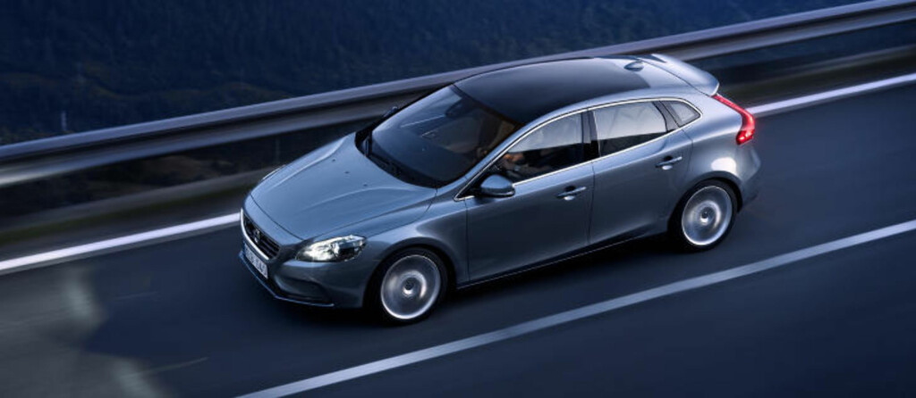 VOLVO V40: Vi har testet en D2, som er den Volvo selv regner med at kommer til å selge best her til lands. Foto: VOLVO VOLVO V40: Vi har testet en D2, som er den Volvo selv regner med at kommer til å selge best her til lands. Foto: VOLVO