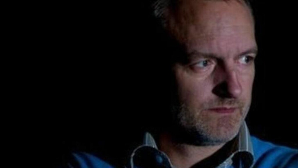 SENDT SØKNAD: Jarl Robert Christensen, som mistet dattera Birgitte Smetbak på Utøya i fjor, er en av de 202 privatpersonene som har søkt om at Utøya fredes. Han reagerer på at Nasjonal Støttegruppe etter 22. juli kommenterer denne søknaden. Foto: Privat SENDT SØKNAD: Jarl Robert Christensen, som mistet dattera Birgitte Smetbak på Utøya i fjor, er en av de 202 privatpersonene som har søkt om at Utøya fredes. Han reagerer på at Nasjonal Støttegruppe etter 22. juli kommenterer denne søknaden. Foto: Privat