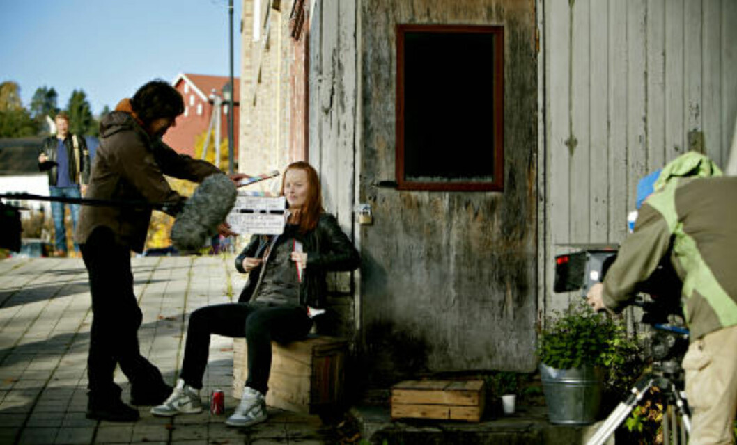 <strong>ON LOCATION:</strong> Dagbladet møtte «Hjem»-skuespillerne under innspilling i Vestfossen. Her er Kaia Varjord i aksjon. Foto: Torbjørn Katborg Grønning / Dagbladet <strong>ON LOCATION:</strong> Dagbladet møtte «Hjem»-skuespillerne under innspilling i Vestfossen. Her er Kaia Varjord i aksjon. Foto: Torbjørn Katborg Grønning / Dagbladet