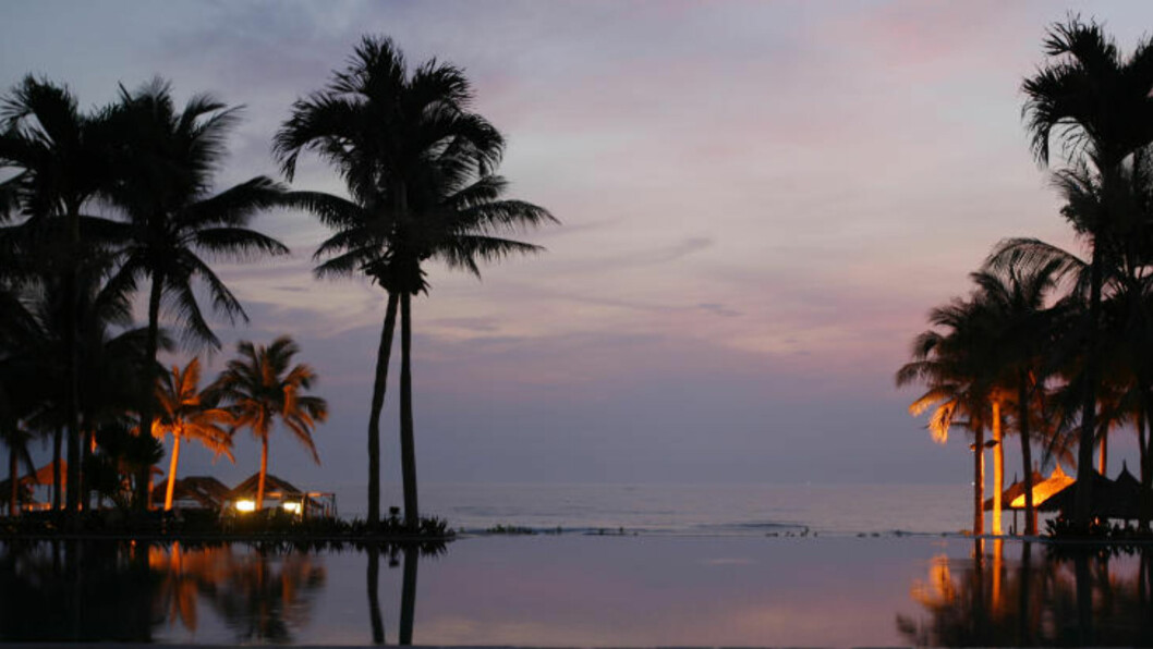 LUKSUSHOTELL: På Furama Resort Da Nang får du alt, enten det er snakk om utflukter meg dyktige guider, Tai Chi-leksjoner på stranda i soloppgangen, yoga-timer, spa, dykkerekspedisjoner eller bare fred og ro i sola. Foto: TORMOD BRENNA LUKSUSHOTELL: På Furama Resort Da Nang får du alt, enten det er snakk om utflukter meg dyktige guider, Tai Chi-leksjoner på stranda i soloppgangen, yoga-timer, spa, dykkerekspedisjoner eller bare fred og ro i sola. Foto: TORMOD BRENNA