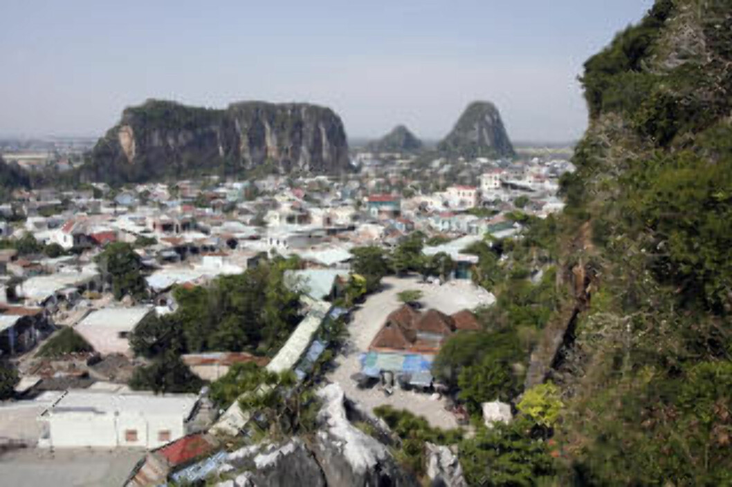 FIRE FJELLTOPPER: Marble Mountains består av fire fjelltopper og ligger 20 minutter med bil utenfor Da Nang. Foto: TORMOD BRENNA FIRE FJELLTOPPER: Marble Mountains består av fire fjelltopper og ligger 20 minutter med bil utenfor Da Nang. Foto: TORMOD BRENNA