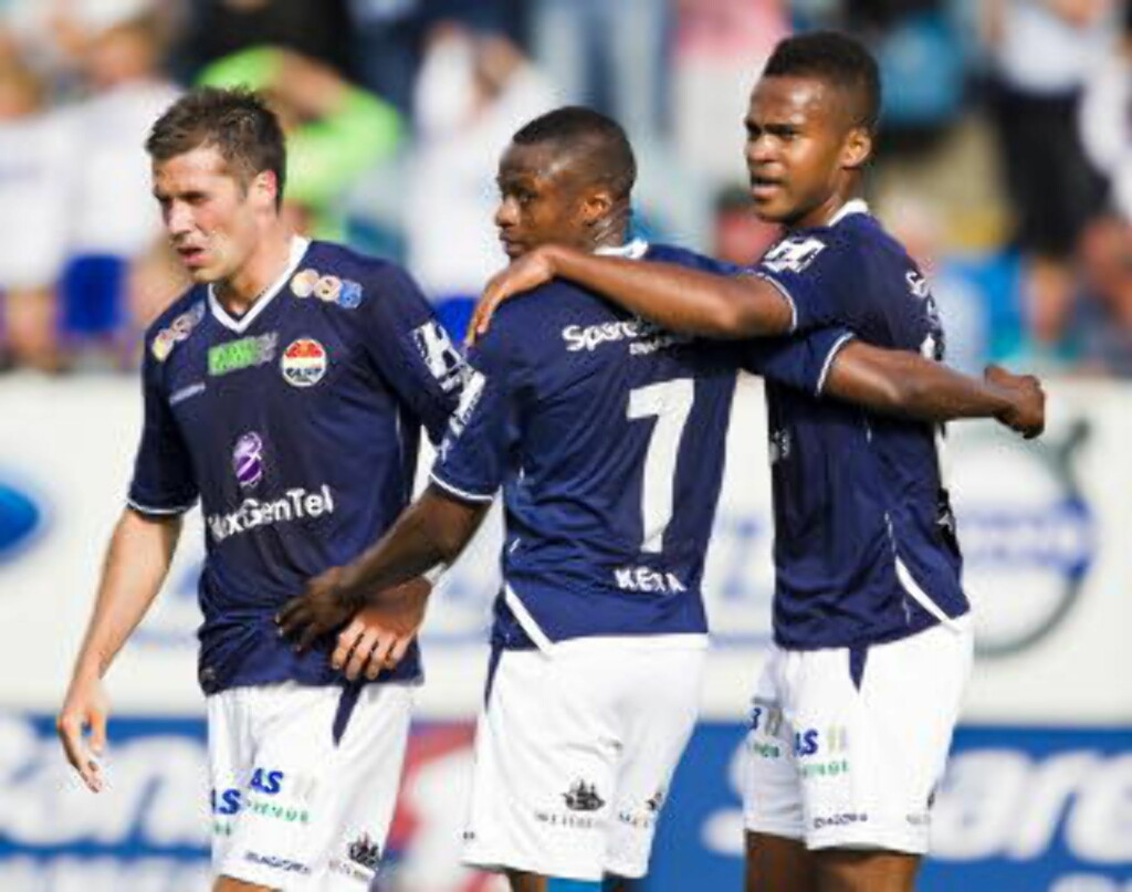 BØD OPP TIL DANS: Ola Kamara (f.h.), Muhamed Keita, Lars Iver Strand og resten av Godset-laget viste seg fra sin beste side mot Buskerud-rival Hønefoss. Foto: Vegard Grøtt / NTB scanpix BØD OPP TIL DANS: Ola Kamara (f.h.), Muhamed Keita, Lars Iver Strand og resten av Godset-laget viste seg fra sin beste side mot Buskerud-rival Hønefoss. Foto: Vegard Grøtt / NTB scanpix