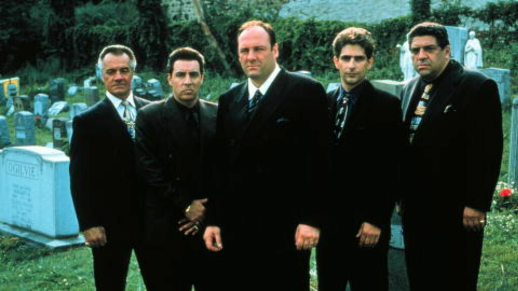 SOPRANOS: Foruten suksesserien Sopranos, har Van Zandt (nummer to fra venstre) også hatt en liten rolle i Hotel Cæsar og en hovedrollen i suksessen Lilyhammer. Foto: NRK SOPRANOS: Foruten suksesserien Sopranos, har Van Zandt (nummer to fra venstre) også hatt en liten rolle i Hotel Cæsar og en hovedrollen i suksessen Lilyhammer. Foto: NRK