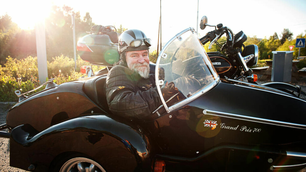 FORTSATT PÅ HJUL: Palle Rasmussen fikk slag og ble lam i 2006. Det har ikke stoppet ham fra å dyrke motorsykkelinteressen. Foto: ERIK BIRKELAND FORTSATT PÅ HJUL: Palle Rasmussen fikk slag og ble lam i 2006. Det har ikke stoppet ham fra å dyrke motorsykkelinteressen. Foto: ERIK BIRKELAND
