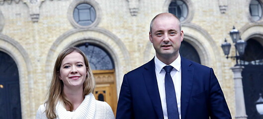 På ryktebørsen var hun Frp-toppens hemmelige elskerinne. Nå snakker Ulrikke (29) ut På ryktebørsen var hun Frp-toppens hemmelige elskerinne. Nå snakker Ulrikke (29) ut