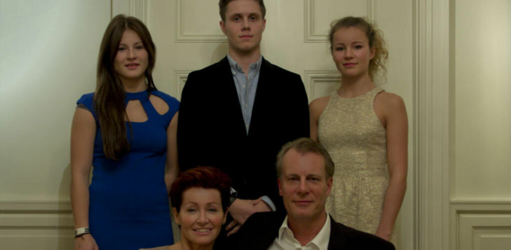 DEN NYE VINEN: Johan H. Andresen og kona Kristin Gamlemshaug Andresen sammen med døtrene Katharina (16 - til venstre), Alexandra (15) og konas sønn Wilhelm von Geijer.Foto: fra boka Andresens/forfatter Knut Sogner/Pax Forlag. DEN NYE VINEN: Johan H. Andresen og kona Kristin Gamlemshaug Andresen sammen med døtrene Katharina (16 - til venstre), Alexandra (15) og konas sønn Wilhelm von Geijer.Foto: fra boka Andresens/forfatter Knut Sogner/Pax Forlag.
