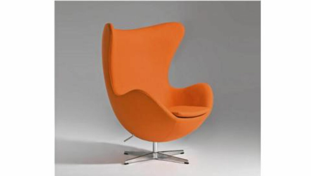 «EGGET»: Tilsynelatende lik Arne Jacobsens klassiker «Egget», men dette er en kopi fra Designers Revolt. Foto: Produsenten «EGGET»: Tilsynelatende lik Arne Jacobsens klassiker «Egget», men dette er en kopi fra Designers Revolt. Foto: Produsenten