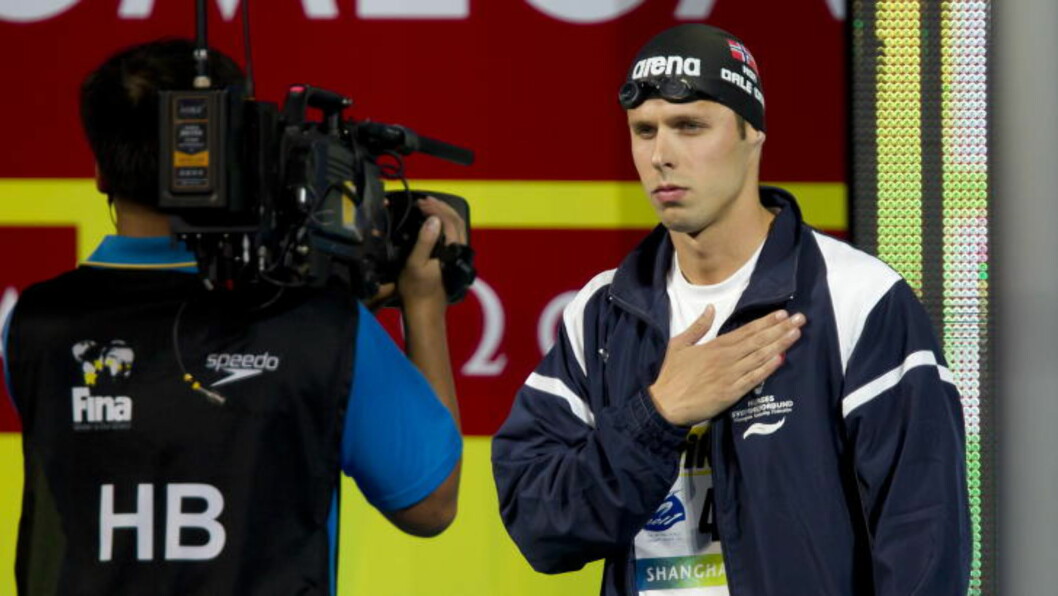 <strong>PREGET:</strong> Alexander Dale Oen var sterkt preget av tragedien hjemme i Norge mens han selv svømte for edelt metall i Shanghai.
Foto: Christian Thomassen / Scanpix <strong>PREGET:</strong> Alexander Dale Oen var sterkt preget av tragedien hjemme i Norge mens han selv svømte for edelt metall i Shanghai.
Foto: Christian Thomassen / Scanpix