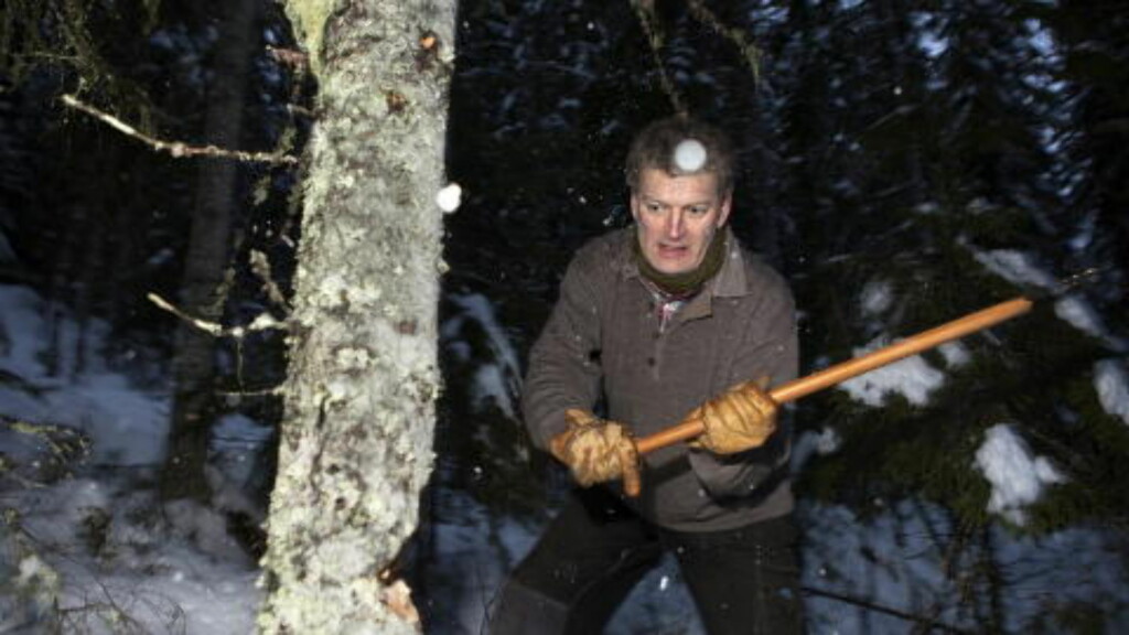 THOREAUS ØKS: Det fins ikke mange av denne helt spesielle øksa. -Et fantastisk redskap, sier Lars Mytting. THOREAUS ØKS: Det fins ikke mange av denne helt spesielle øksa. -Et fantastisk redskap, sier Lars Mytting.