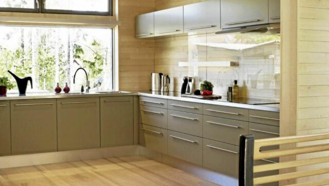 Stålplate over kjøkkenbenk Stålplate over kjøkkenbenk