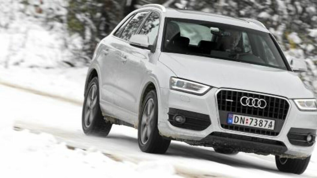 <strong>EKSTRA SIKKERHET:</strong> Med snø som i beste/verste fall (stryk det som ikke passer for deg) ligger bortimot halve året, er firehjulsdrift fint å ha. Billigste Audi Q3-versjon med Quattro koster knapt en halv million kroner. Foto: Egil Nordlien, HM Foto <strong>EKSTRA SIKKERHET:</strong> Med snø som i beste/verste fall (stryk det som ikke passer for deg) ligger bortimot halve året, er firehjulsdrift fint å ha. Billigste Audi Q3-versjon med Quattro koster knapt en halv million kroner. Foto: Egil Nordlien, HM Foto