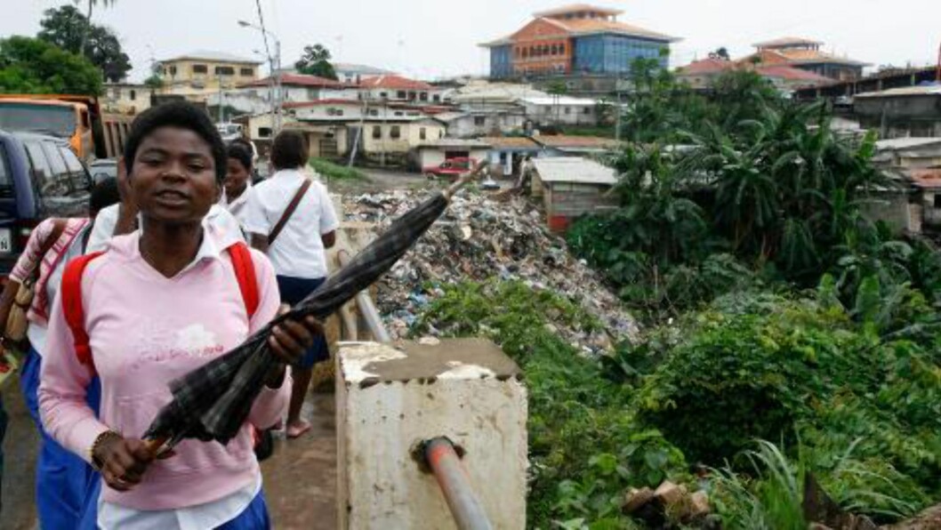 OLJEMAKT: Ekvatorial Guinea er fattig - men rikt. Oljerikdommen kommer ikke innbyggerne til gode. Foto: AP/Rebecca Blackwell/Scanpix OLJEMAKT: Ekvatorial Guinea er fattig - men rikt. Oljerikdommen kommer ikke innbyggerne til gode. Foto: AP/Rebecca Blackwell/Scanpix