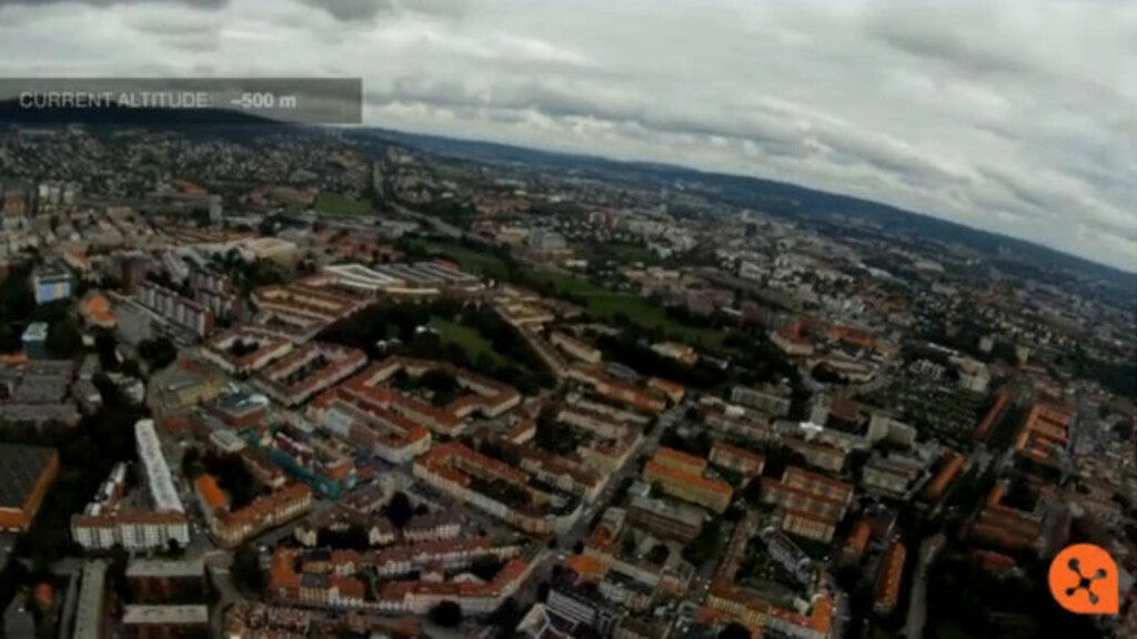 OSLO: Slik ser Oslo ut fra 500 meters høyde. De ansatte ved Hyper Interaktiv slapp opp ballongen rett utenfor kontoret og fikk tatt bilder fra 17 000 meters høyde. Foto: HYPER INTERAKTIV OSLO: Slik ser Oslo ut fra 500 meters høyde. De ansatte ved Hyper Interaktiv slapp opp ballongen rett utenfor kontoret og fikk tatt bilder fra 17 000 meters høyde. Foto: HYPER INTERAKTIV