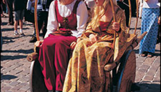 Middelalderen setter sitt preg på gamlebyen. Her fra den årlige middelalderfestivalen. <i>Foto: Visit Tallinn</i> Foto: Visit Tallinn Middelalderen setter sitt preg på gamlebyen. Her fra den årlige middelalderfestivalen. <i>Foto: Visit Tallinn</i> Foto: Visit Tallinn