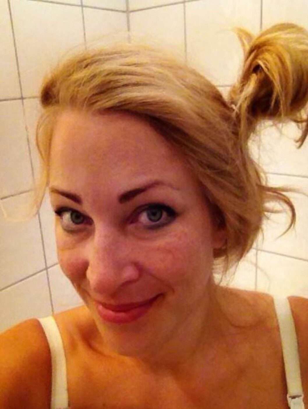 DAGEN DERPÅ: Da jeg så meg i speilet morgenen etter, måtte jeg bare le, sier Heidi. Foto: Privat DAGEN DERPÅ: Da jeg så meg i speilet morgenen etter, måtte jeg bare le, sier Heidi. Foto: Privat