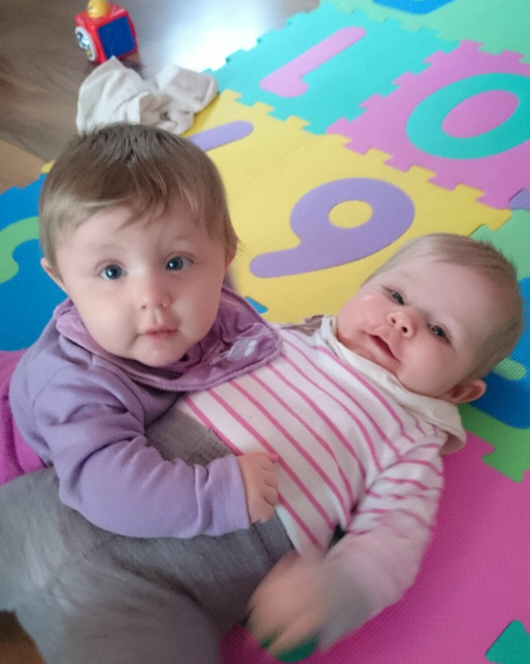 <strong>FULL FART:</strong> Ida og Hanna er blitt et år gamle. Foto: privat <strong>FULL FART:</strong> Ida og Hanna er blitt et år gamle. Foto: privat