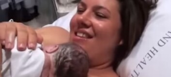 Fødsel video: Naturlig trillingfødsel Fødsel video: Naturlig trillingfødsel