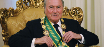 Slik betalte nordmenn og Mugabe Sepp Blatters FIFA-drøm Slik betalte nordmenn og Mugabe Sepp Blatters FIFA-drøm