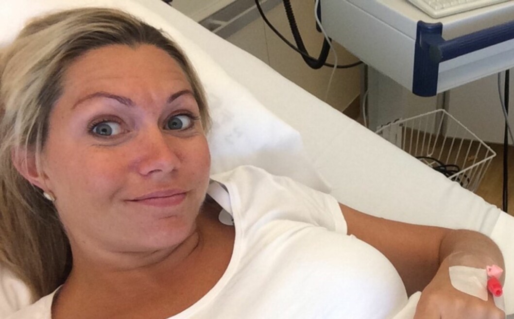 <strong>SVÆRT HØYT BLODTRYKK:</strong> På sykehuset måtte Kelly ligge mest mulig i ro og fikk derfor ikke treffe ektemannen som bare lå noen rom lengre bort. Foto: Privat <strong>SVÆRT HØYT BLODTRYKK:</strong> På sykehuset måtte Kelly ligge mest mulig i ro og fikk derfor ikke treffe ektemannen som bare lå noen rom lengre bort. Foto: Privat