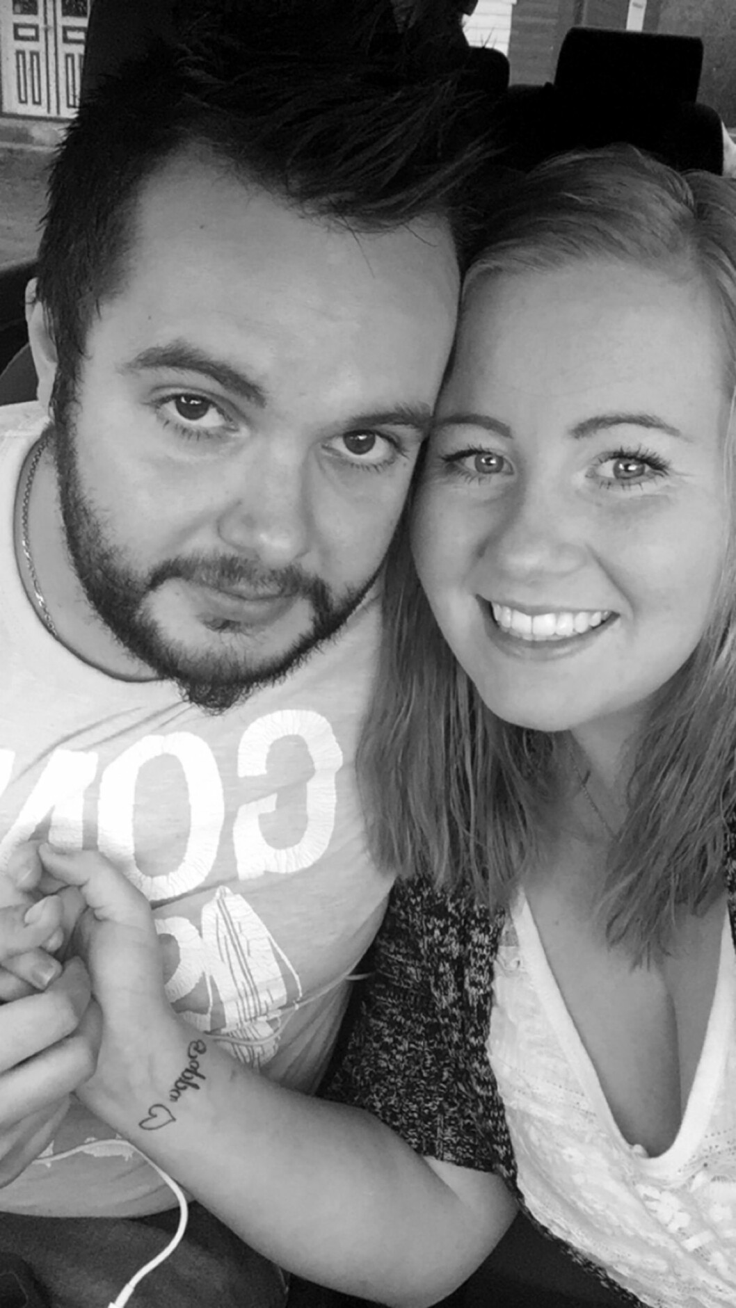 <strong>PAR:</strong> June-Maria Dagsdatter-Svendsen og ektemannen Niklas Svendsen trives med stor familie. Foto: Privat <strong>PAR:</strong> June-Maria Dagsdatter-Svendsen og ektemannen Niklas Svendsen trives med stor familie. Foto: Privat