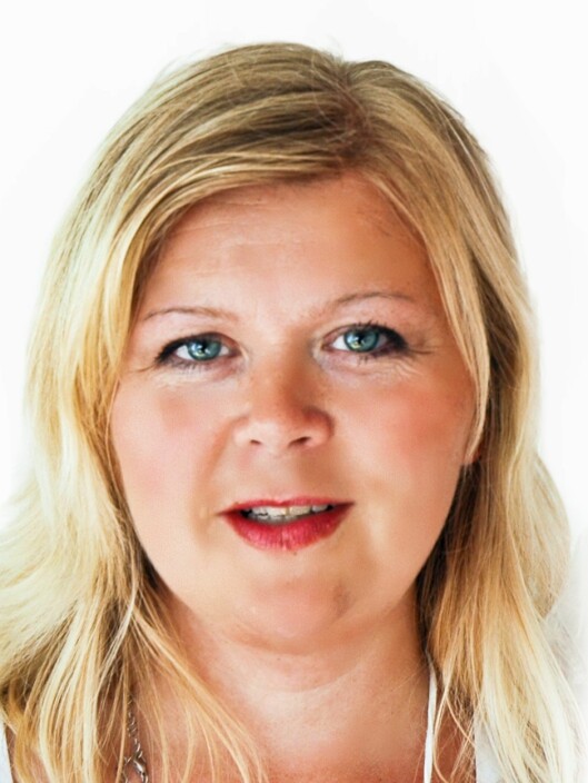 SOSIALE MEDIER PÅVIRKER: – Vi hører så mye om lykke i disse dager, at vi blir deprimerte av å ikke kjenne oss lykkelige, sier Monica E. Johnsen, hos Parterapeutene.no. Foto: Privat SOSIALE MEDIER PÅVIRKER: – Vi hører så mye om lykke i disse dager, at vi blir deprimerte av å ikke kjenne oss lykkelige, sier Monica E. Johnsen, hos Parterapeutene.no. Foto: Privat