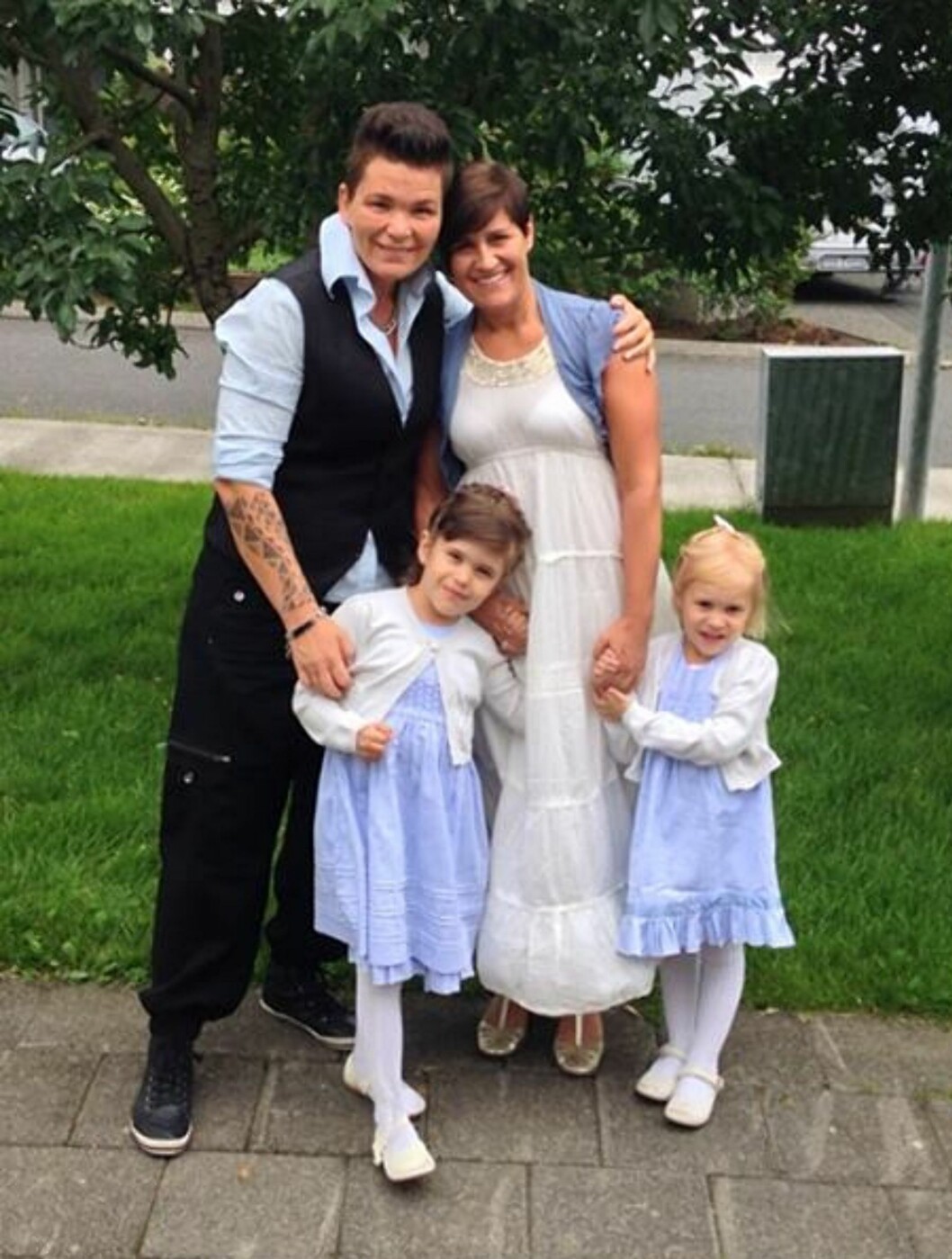 <strong>SAMME DONOR MEN FORSKJELLIG MOR:</strong> Dagny og Carina valgte å bære frem hvert sitt barn fra samme donor. Her sammen med døtrene Freyja Sól og Andrea Eik. Foto: Privat <strong>SAMME DONOR MEN FORSKJELLIG MOR:</strong> Dagny og Carina valgte å bære frem hvert sitt barn fra samme donor. Her sammen med døtrene Freyja Sól og Andrea Eik. Foto: Privat