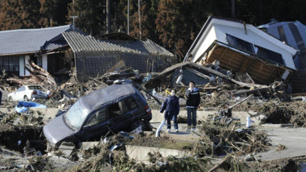 TSUNAMI: Byen Minamisoma, som Hiromitsu Shinkawa ble skylt til havs fra, er knust. Foto: AFP PHOTO/KAZUHIRO NOGI/Scanpix TSUNAMI: Byen Minamisoma, som Hiromitsu Shinkawa ble skylt til havs fra, er knust. Foto: AFP PHOTO/KAZUHIRO NOGI/Scanpix