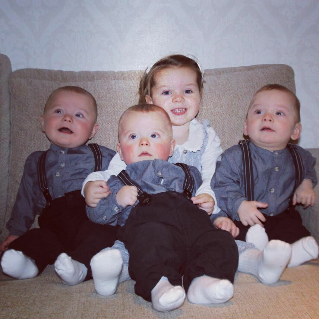 FIRE BARN: I vår ble Sofie (2 år) storesøster til Elias, Emil og Even. Det har vært et travelt år for Trine Jacobsen og Morten Moe Johansen. Foto: Privat FIRE BARN: I vår ble Sofie (2 år) storesøster til Elias, Emil og Even. Det har vært et travelt år for Trine Jacobsen og Morten Moe Johansen. Foto: Privat