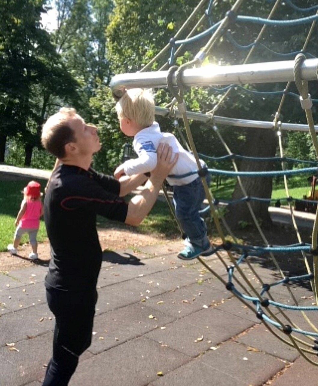 FORELDRE MED GOD TID: Torunn og Rune har valgt å få enebarn slik at de kan følge ham godt opp under oppveksten. Foto: Privat FORELDRE MED GOD TID: Torunn og Rune har valgt å få enebarn slik at de kan følge ham godt opp under oppveksten. Foto: Privat