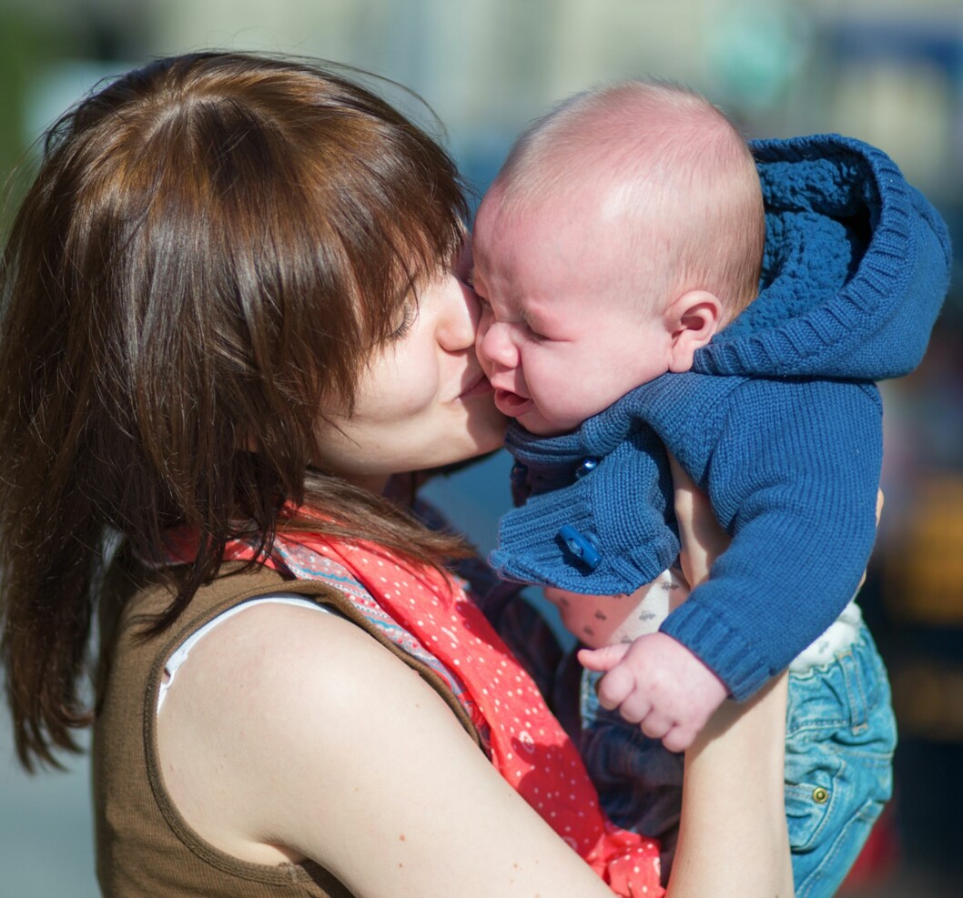 RÅD FRA FREMMEDE: Blir sjelden godt mottatt når man føler man har prøvd «alt» for å få babyen til å slutte å gråte. Foto: Shutterstock RÅD FRA FREMMEDE: Blir sjelden godt mottatt når man føler man har prøvd «alt» for å få babyen til å slutte å gråte. Foto: Shutterstock