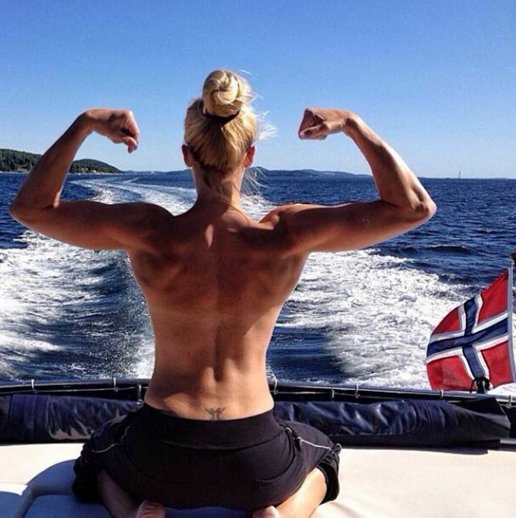 IKKE MASKULIN: - Veltrente skuldre er noe av det flotteste jeg ser på en dame, sier Camilla. Foto: Privat IKKE MASKULIN: - Veltrente skuldre er noe av det flotteste jeg ser på en dame, sier Camilla. Foto: Privat