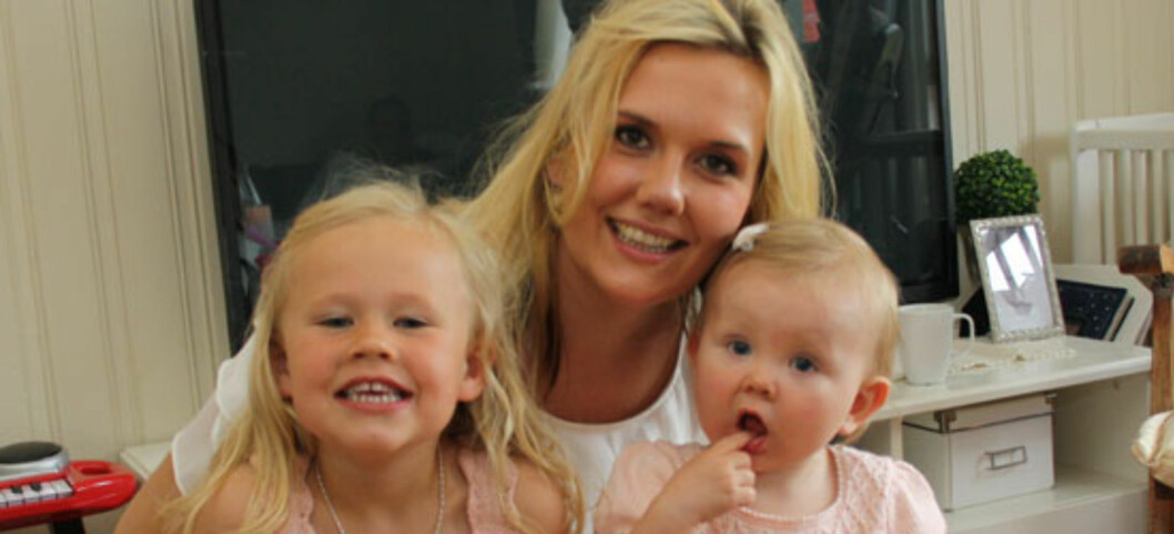 Stine og jentene: Stine (25) med jentene Tuva (4) og Live (19 Stine og jentene: Stine (25) med jentene Tuva (4) og Live (19